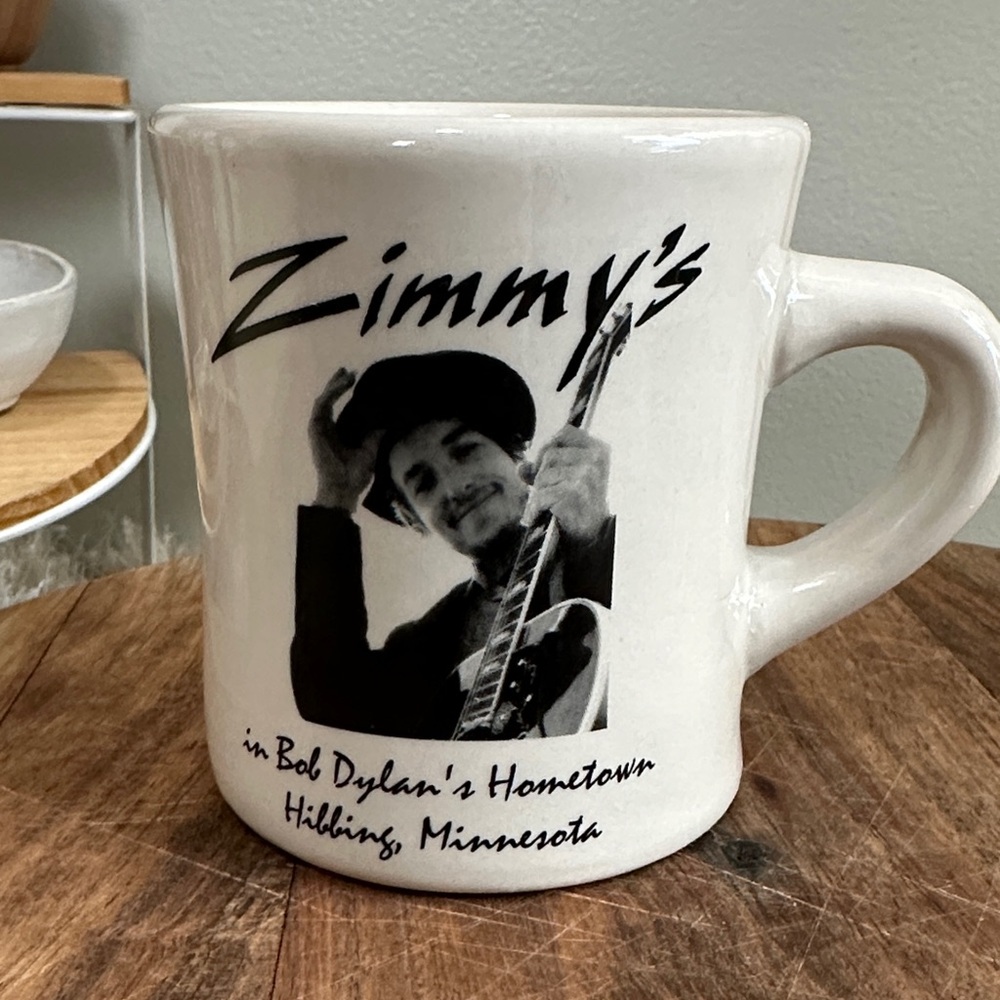 Bob Dylan Zimmy’s Restaurant In Bob Dylan’s Hometown Hibbing, MN Souvenir Mug‎